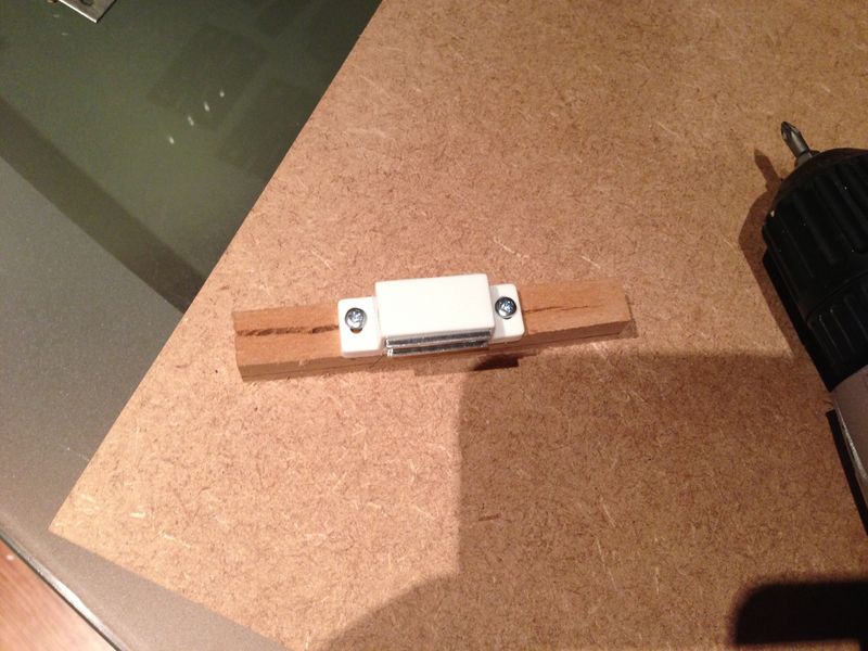 Datei:Arcade-buildblog-20121201 MDF-Halterung FAIL.jpg